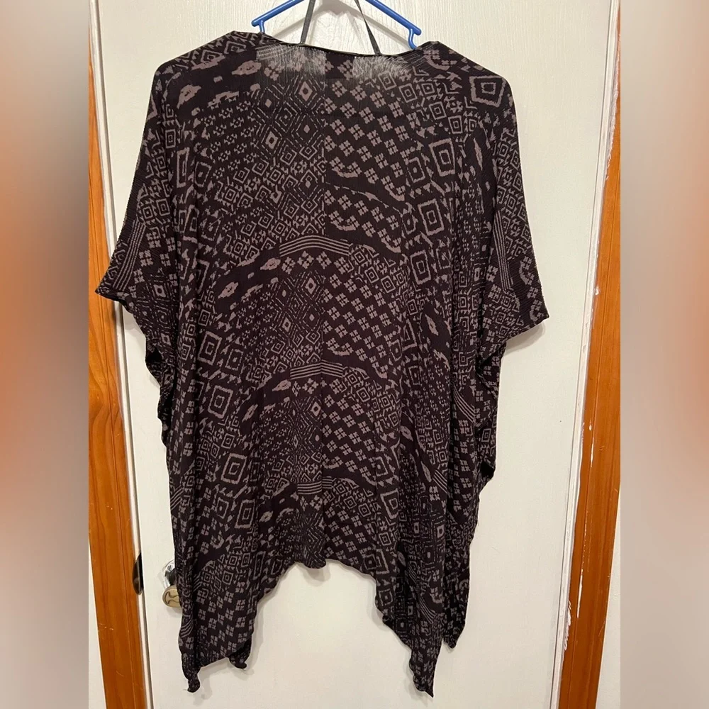 Black and gray and tan/olive print - Picture 2 of 4